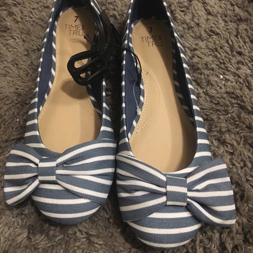 Women’s NWT Blue/White SlipOn Striped Bow Flats 7